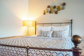 1 bedroom, iron/ironing board, free WiFi, bed sheets