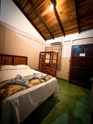 Family Room | Free WiFi, bed sheets, wheelchair access - Cabinas Tropicales (Puerto Jiménez)