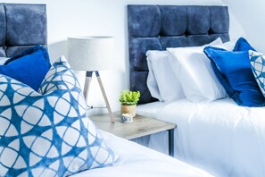 5 chambres, fer et planche à repasser, Wi-Fi, draps fournis