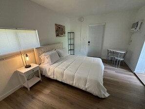 1 bedroom, desk, WiFi, bed sheets