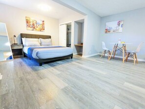 Desk, iron/ironing board, WiFi, bed sheets