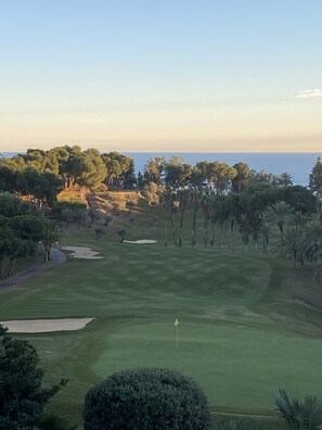 Golf - Sunny Apartment with 40 m² Terrace, Sea & Golf Views – Benalmádena Costa (Benalmadena)