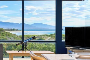 Interior - Redbill Beach House - Freycinet Holiday Houses (Bicheno)