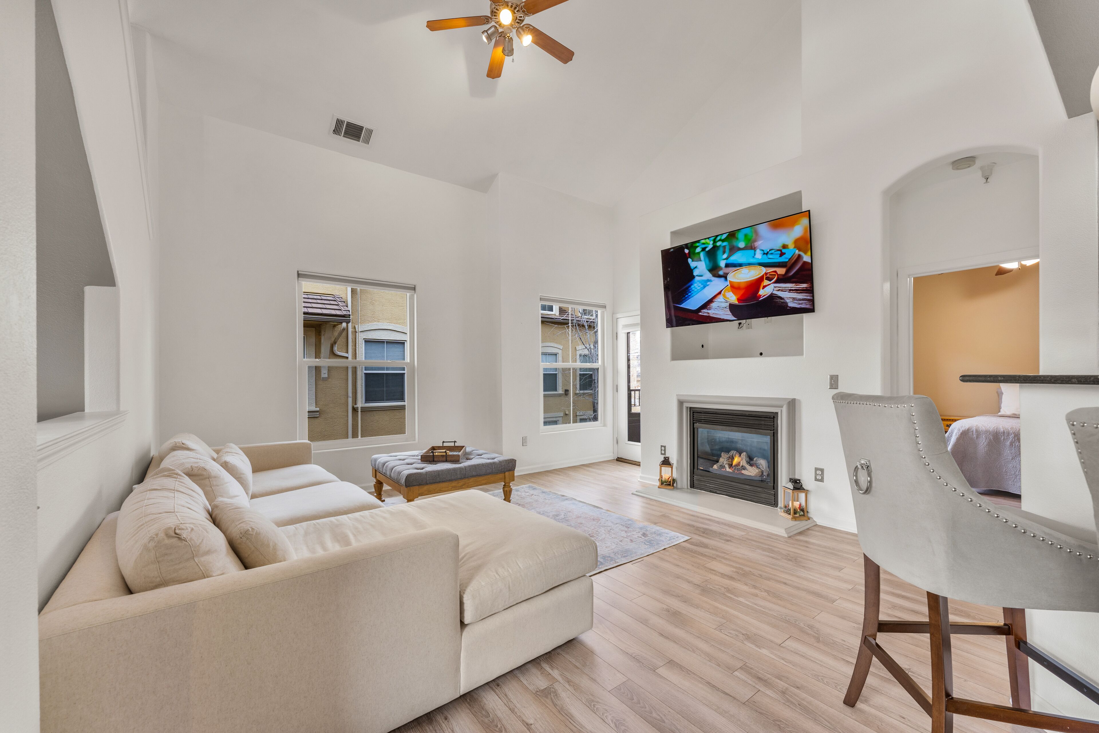 Peaceful 2 Bedroom with Pool & Hot Tub in South Reno 2/2
