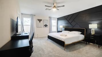 4 bedrooms, desk, iron/ironing board, free WiFi