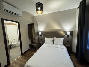 Premium bedding, individually decorated, individually furnished, desk