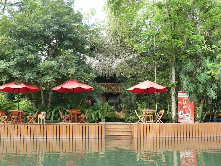Hotel Kangaroo y Restaurante — Río Dulce