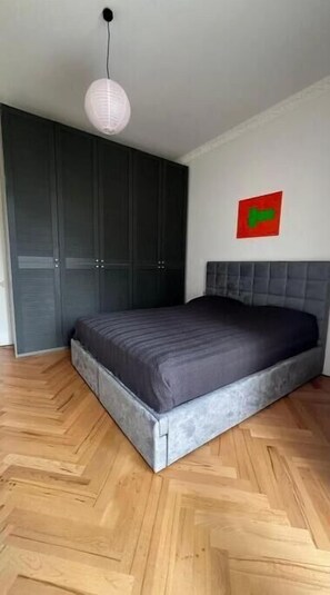 1 habitación, wifi y ropa de cama