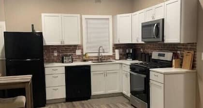 McClusky Trail Guesthouse
Convenient Access to Jerseyville, Grafton & Alton