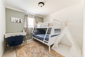 4 habitaciones, escritorio, cuna de viaje y wifi gratis 