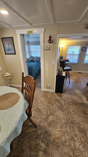 2 chambres, bureau, Wi-Fi gratuit, draps fournis