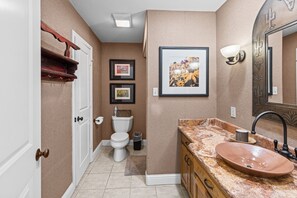 シャワー、タオル、石鹸、シャンプー