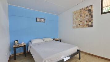 Quarto casal econômico, 1 quarto, banheiro compartilhado | Wi-Fi de cortesia, roupa de cama