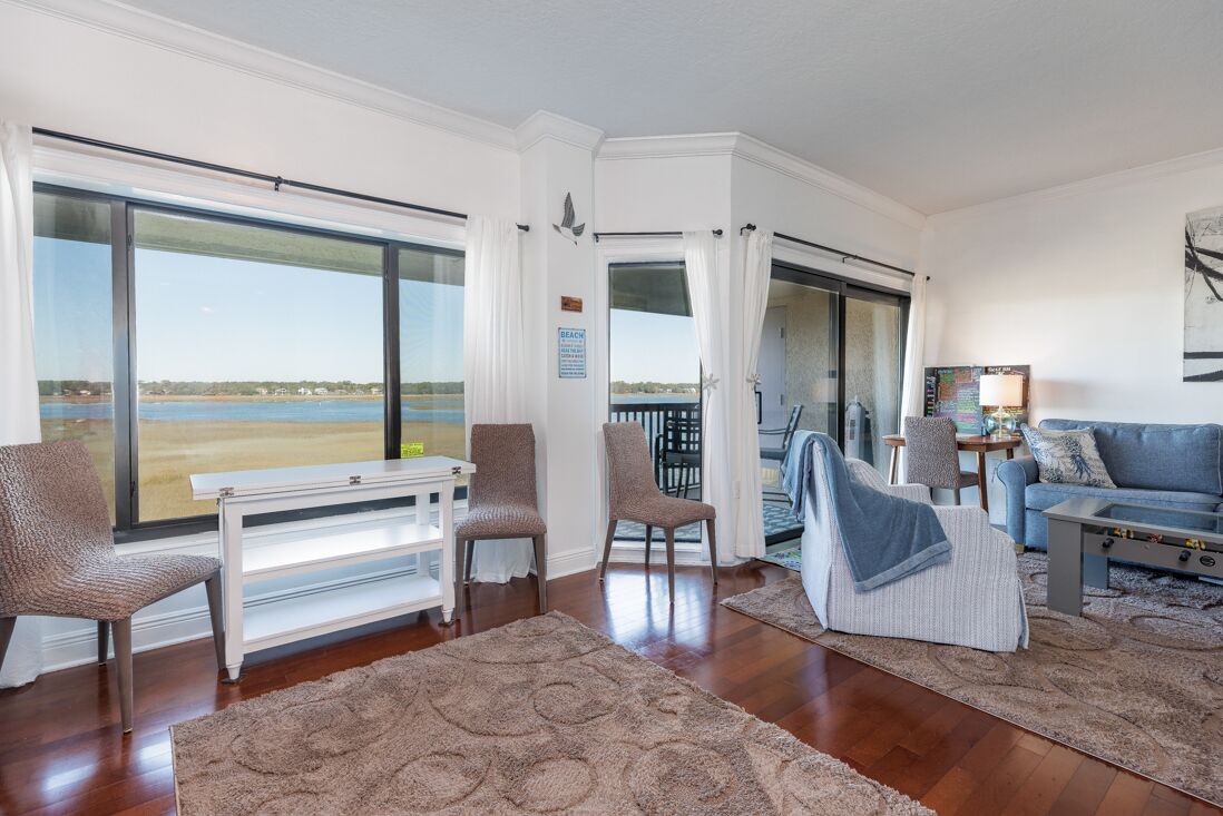 Smart TV, fireplace, table football