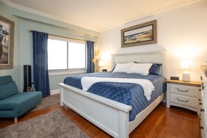 1 多间卧室、办公桌、熨斗/熨衣板、旅行婴儿床