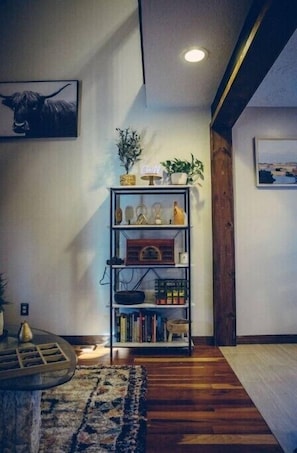 Interior - Luxurious cabin, 6 mi HM trails, 12 mi Charleston (Alum Creek)