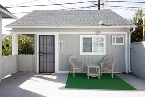 Terrace/patio - Lil Beauty in Bev Hills

 (Beverly Hills)