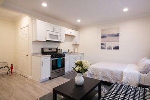 1 bedroom, desk, iron/ironing board, free WiFi