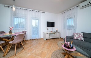 Smart TV - 1 bedroom cozy apartment in Valbandon (Valbandon)