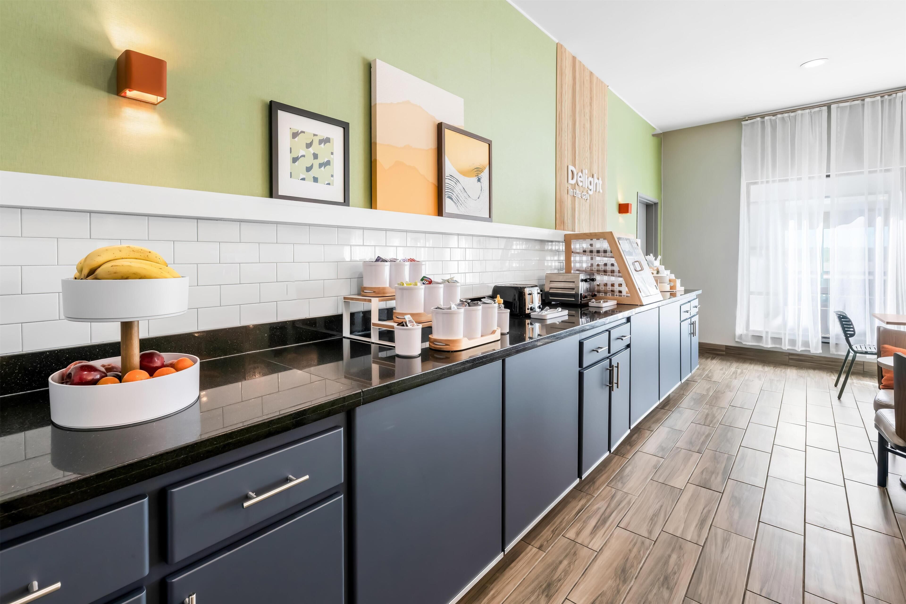 Free daily continental breakfast 