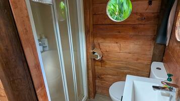 Hårføner og håndklær