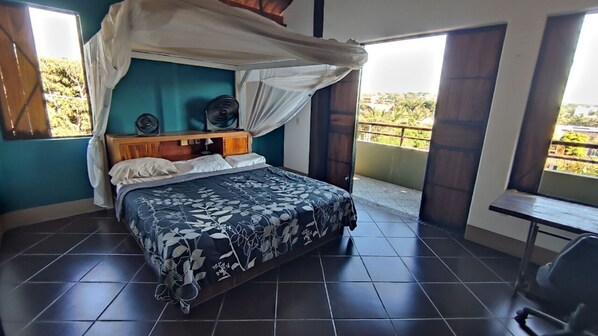 4 bedrooms, WiFi, bed sheets