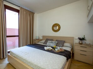 2 bedrooms, iron/ironing board