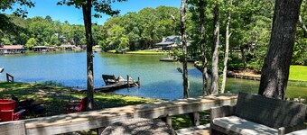 The Cove- Kayak, Private Boat Ramp, Fire Pit, Ping Pong, Darts, & EV Charger