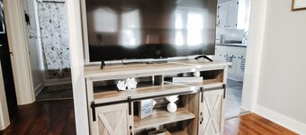 Short Drive to Friends Uni - Quaint Cottage W/ W&D