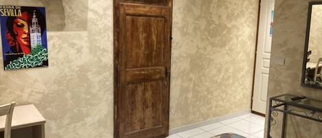 1 camera, ferro/asse da stiro, Wi-Fi, lenzuola