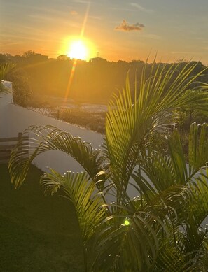 المنطقة المحيطة بالمنشأة