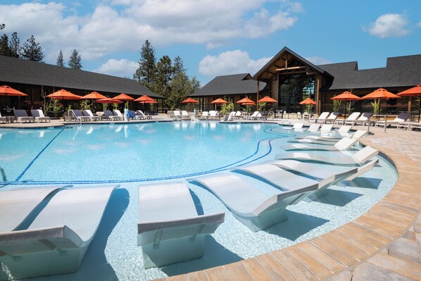 Outdoor pool, free pool cabanas, pool umbrellas