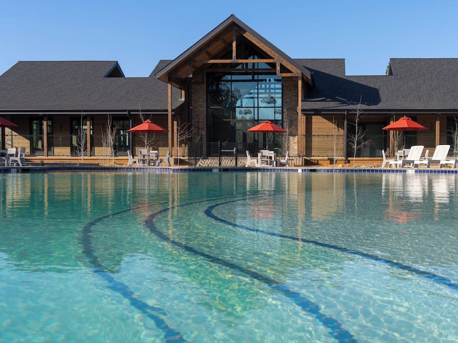 Utendørsbasseng, bassengtelt (inkludert) og bassengparasoller