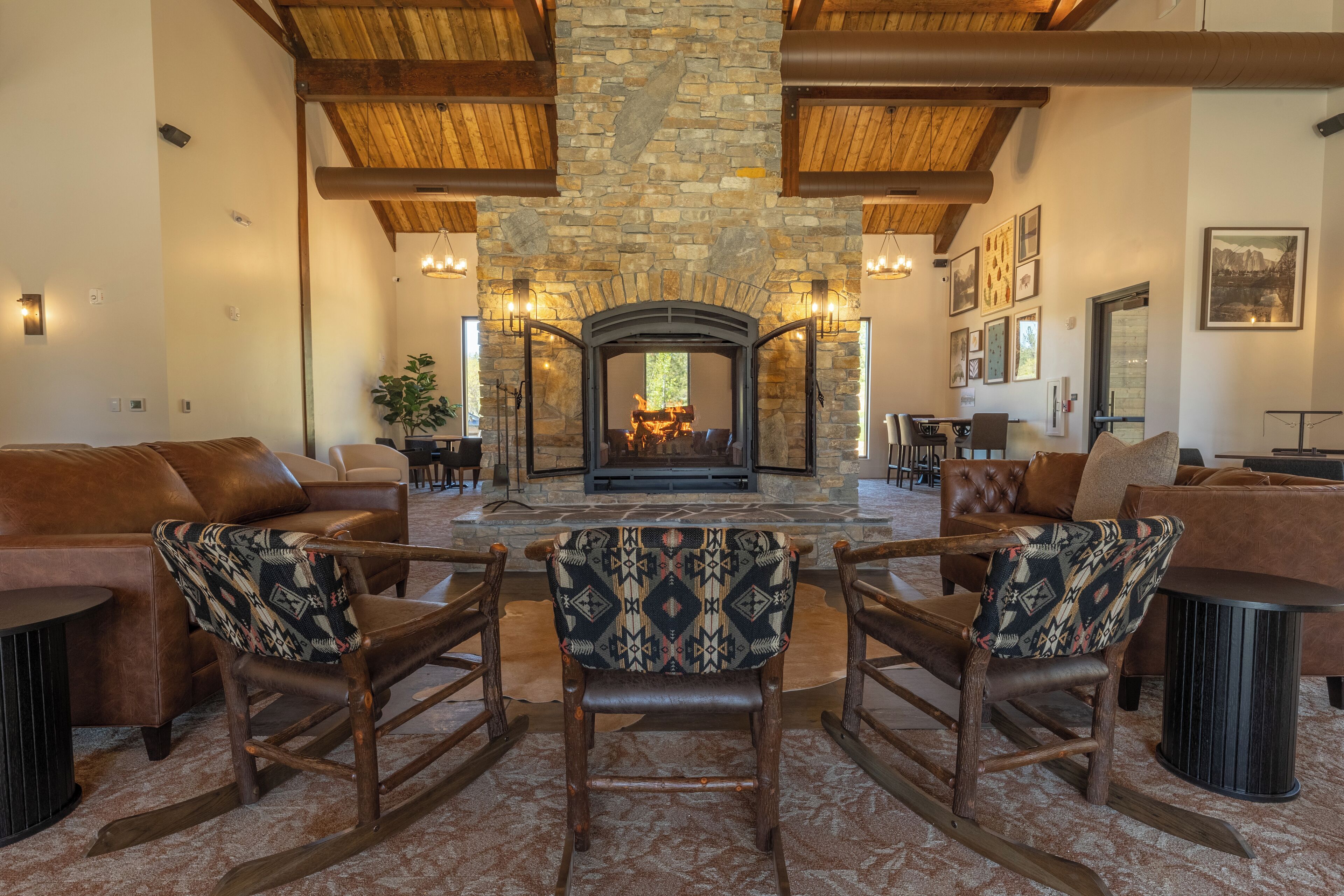 Con servicio de desayunos, comidas y cenas 