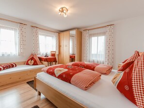 4 bedrooms, iron/ironing board, WiFi - Apartment Taubenstein by Interhome (Neukirchen am Großvenediger)