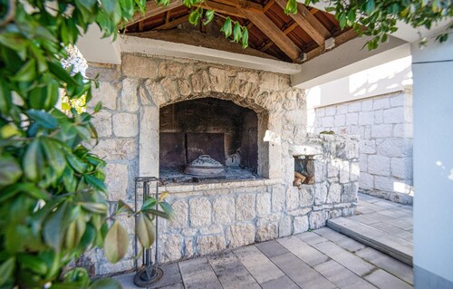 3 bedroom pet friendly home in Neoric