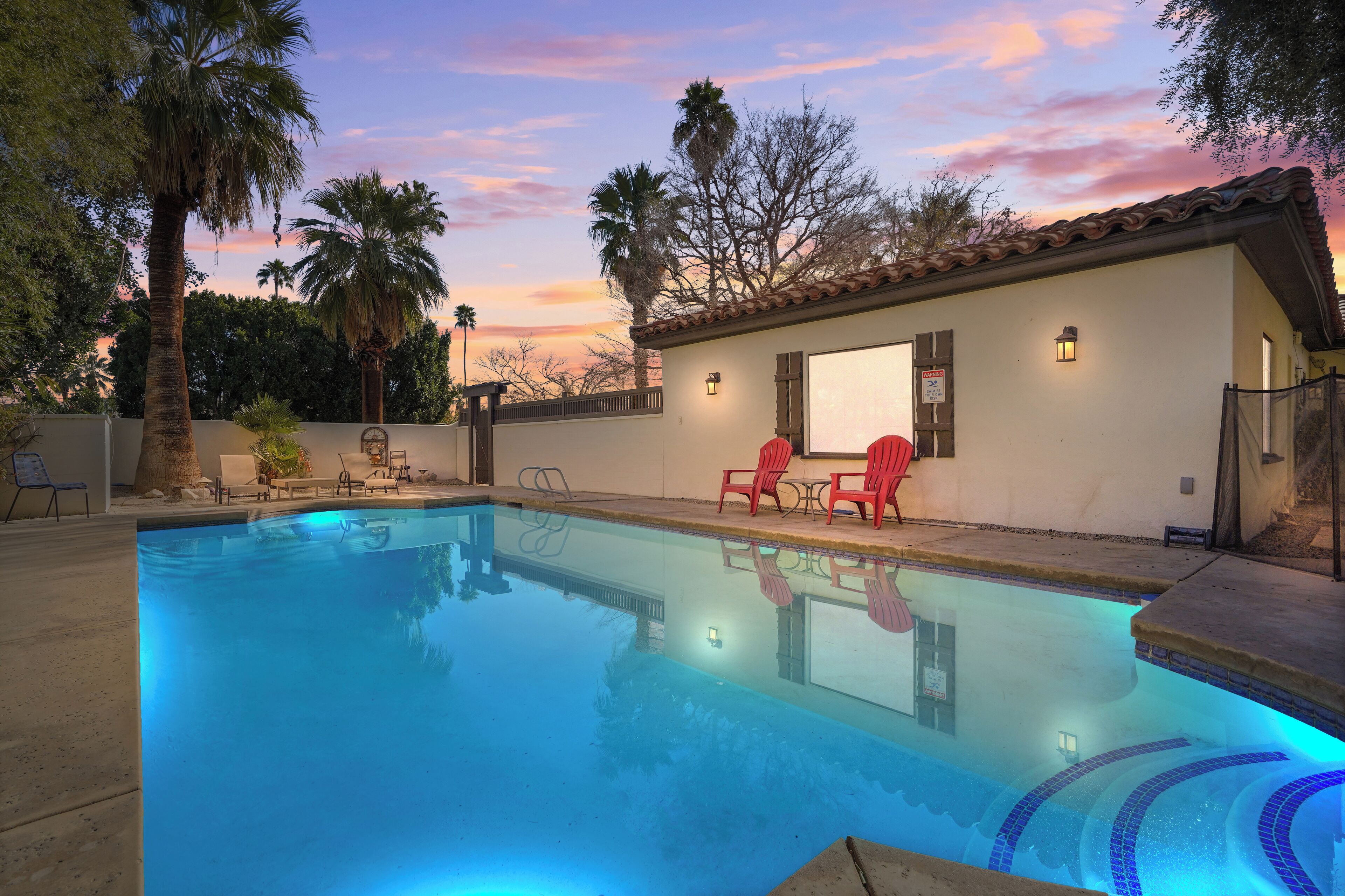Plaza Amigo Paradise ,Pool, Game Room, BBQ Grill, Spacious Backyard and Fire Pit