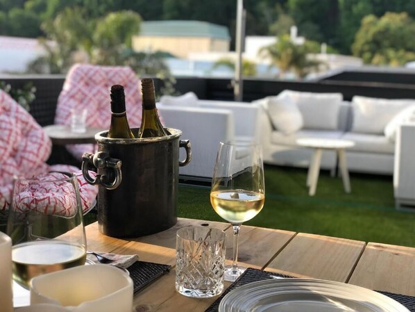 Penthouse Cao cấp | Hiên