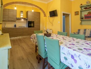 Frigorifero, microonde, forno, lavastoviglie