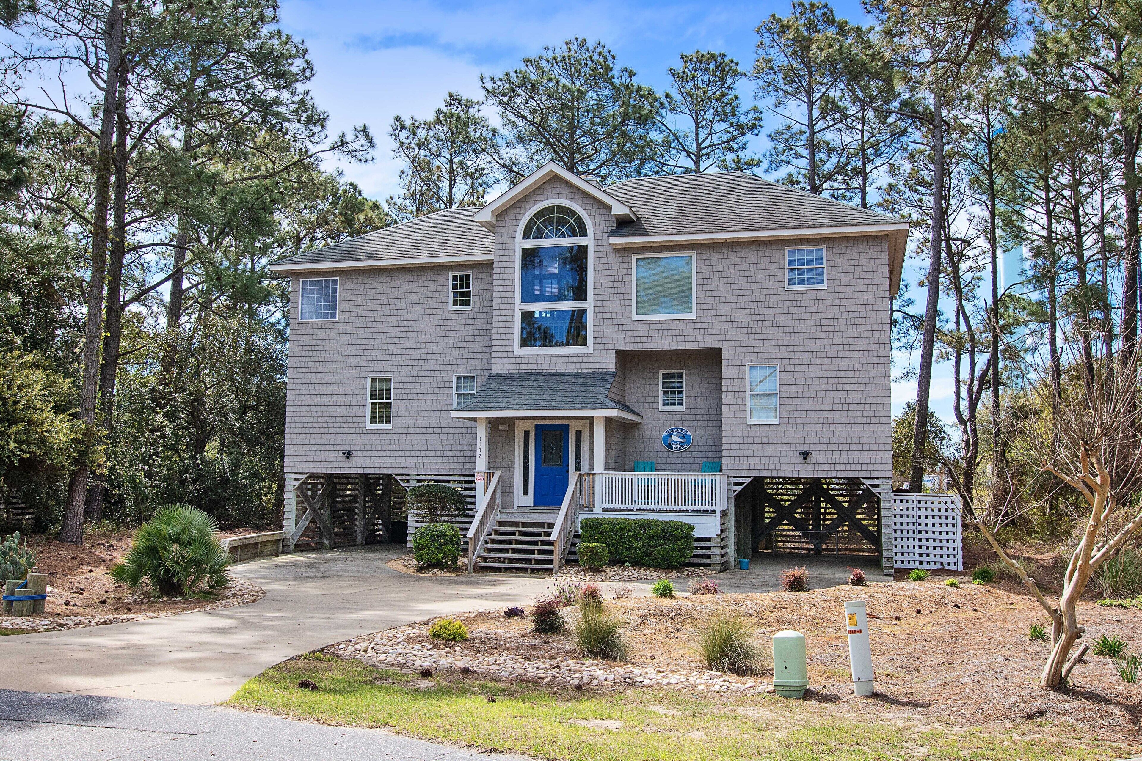 719, Laughing Gull Manor- Oceanside, Community Pools, Close to Beach!