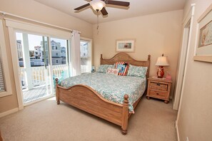 4 عدّة غرف نوم ومكواة/لوح كي وواي فاي مجانًا وملاءات أسرّة