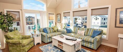 TV, peis og stereoanlegg