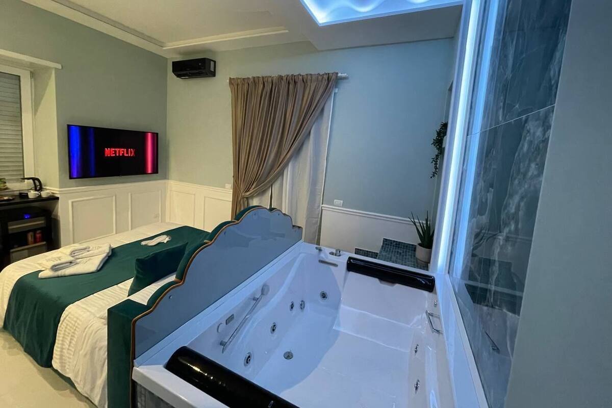 Luxury Suite | 1 bedroom, Frette Italian sheets, premium bedding, down comforters
