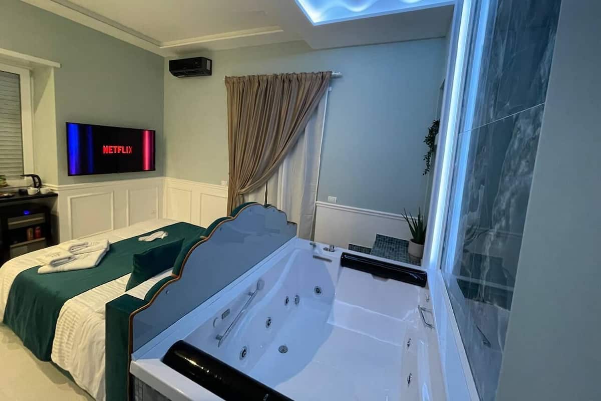 Luxury Suite