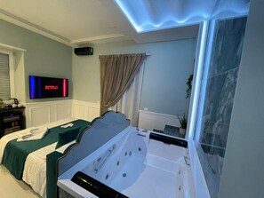 Luxury Suite | 1 bedroom, Frette Italian sheets, premium bedding, down duvets - Sunny Suite Luxury Exprience (Naples)