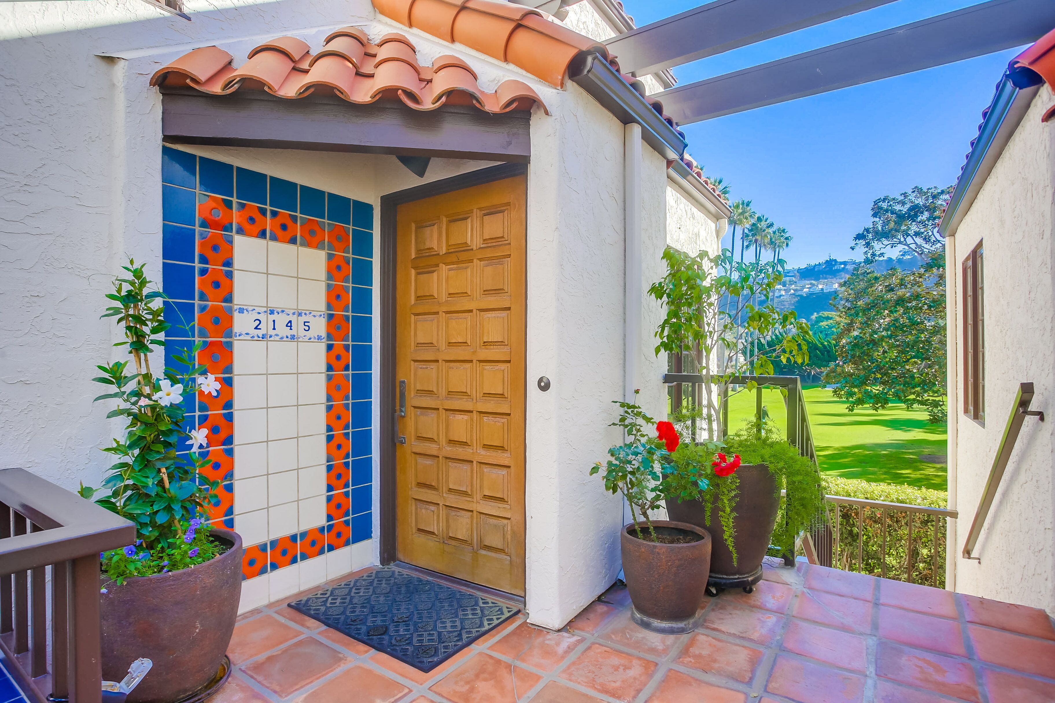 Beautiful 2 Bedroom La Jolla Shores Townhouse steps to beach
