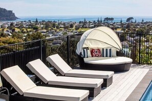 Terrace/patio - Beverley Hills Cottage - in Whangamata (Whangamatā)