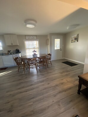 Dining - The Farmhouse. Quiet, modern. Family Friendly.  Short drive to the beach!  (Newport)