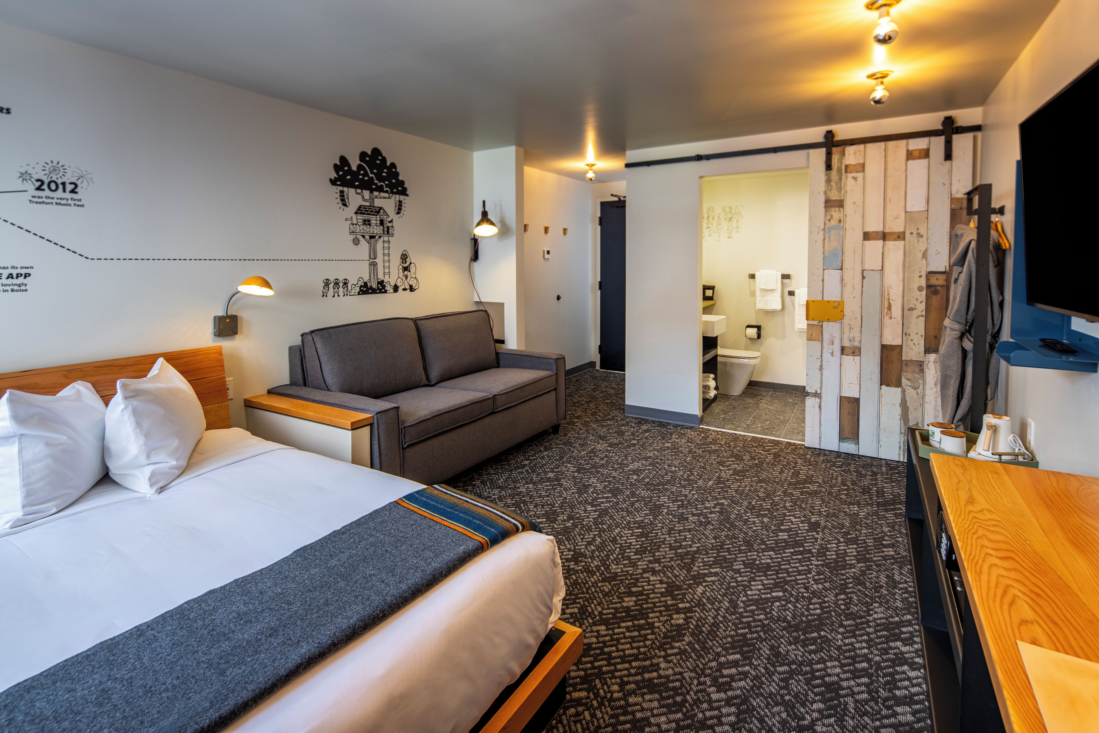 客房, 多张床 (SPARROW King) | 高档床上用品、加厚床垫、客房内保险箱、特色装修