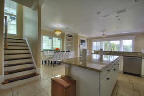 Fridge, microwave, oven, stovetop - 5 Star Home on Reunion Resort, Orlando Villa 6411 (Orlando)